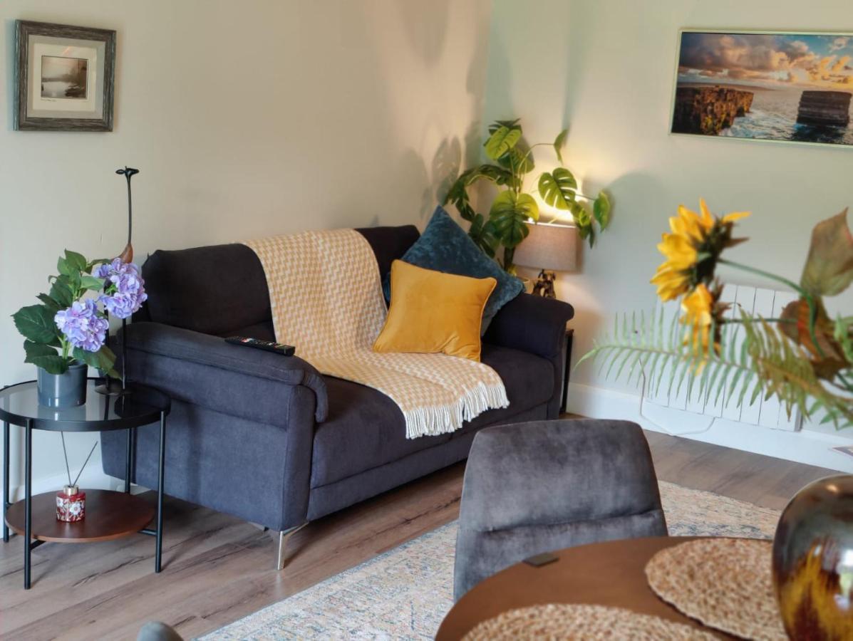 Butterfly Guesthouse - Entire Home Within 5Km Of Galway City Exterior foto
