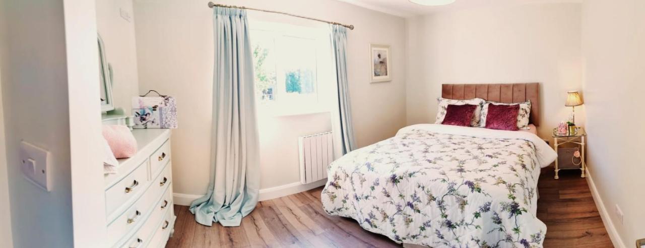 Butterfly Guesthouse - Entire Home Within 5Km Of Galway City Exterior foto