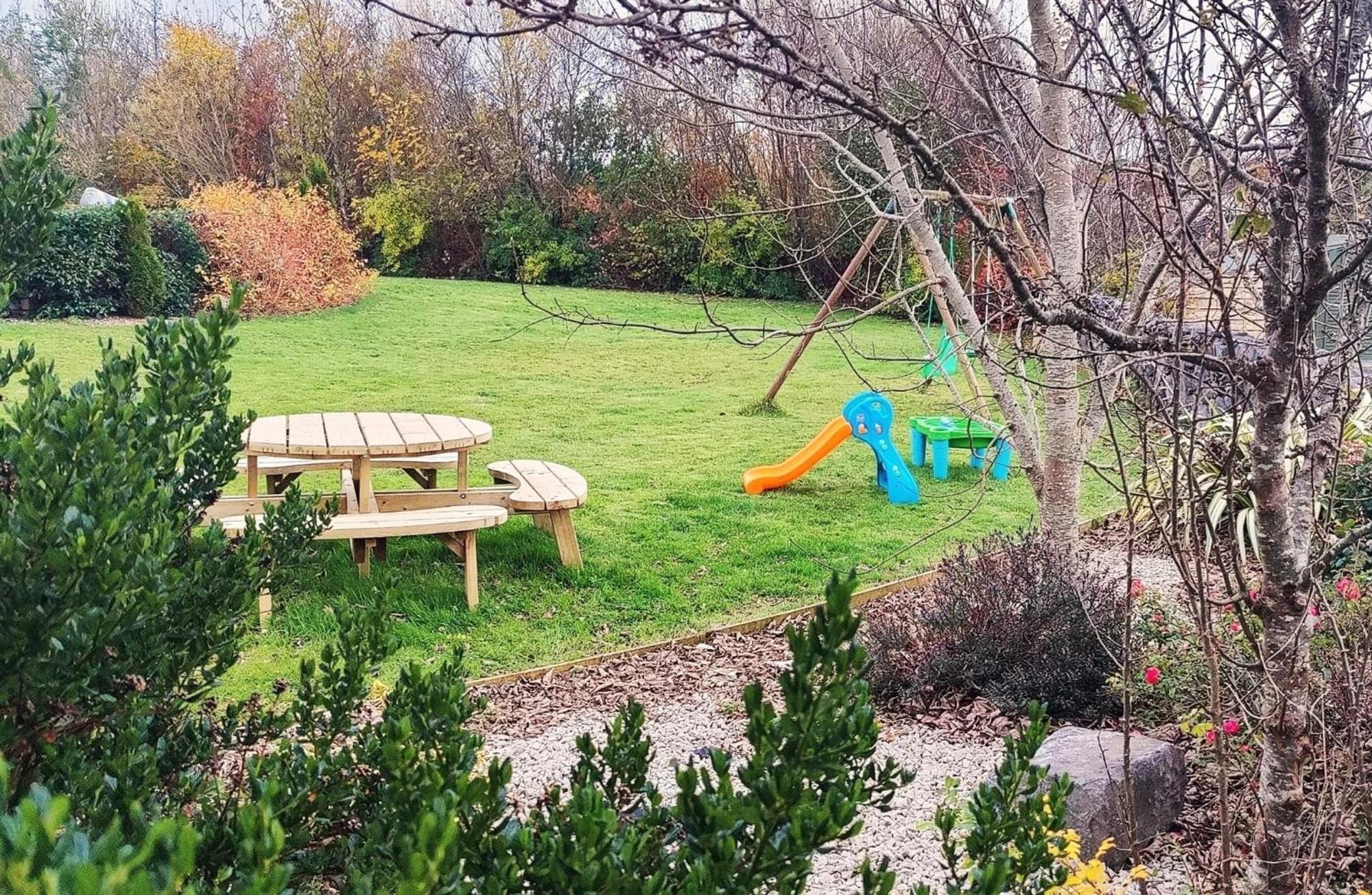 Butterfly Guesthouse - Entire Home Within 5Km Of Galway City Exterior foto